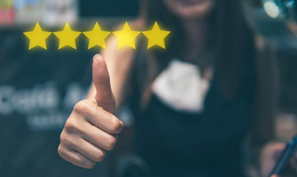 Five-star user review for professional web design services in Oshawa and Durham Region, emphasizing quality and customer satisfaction.